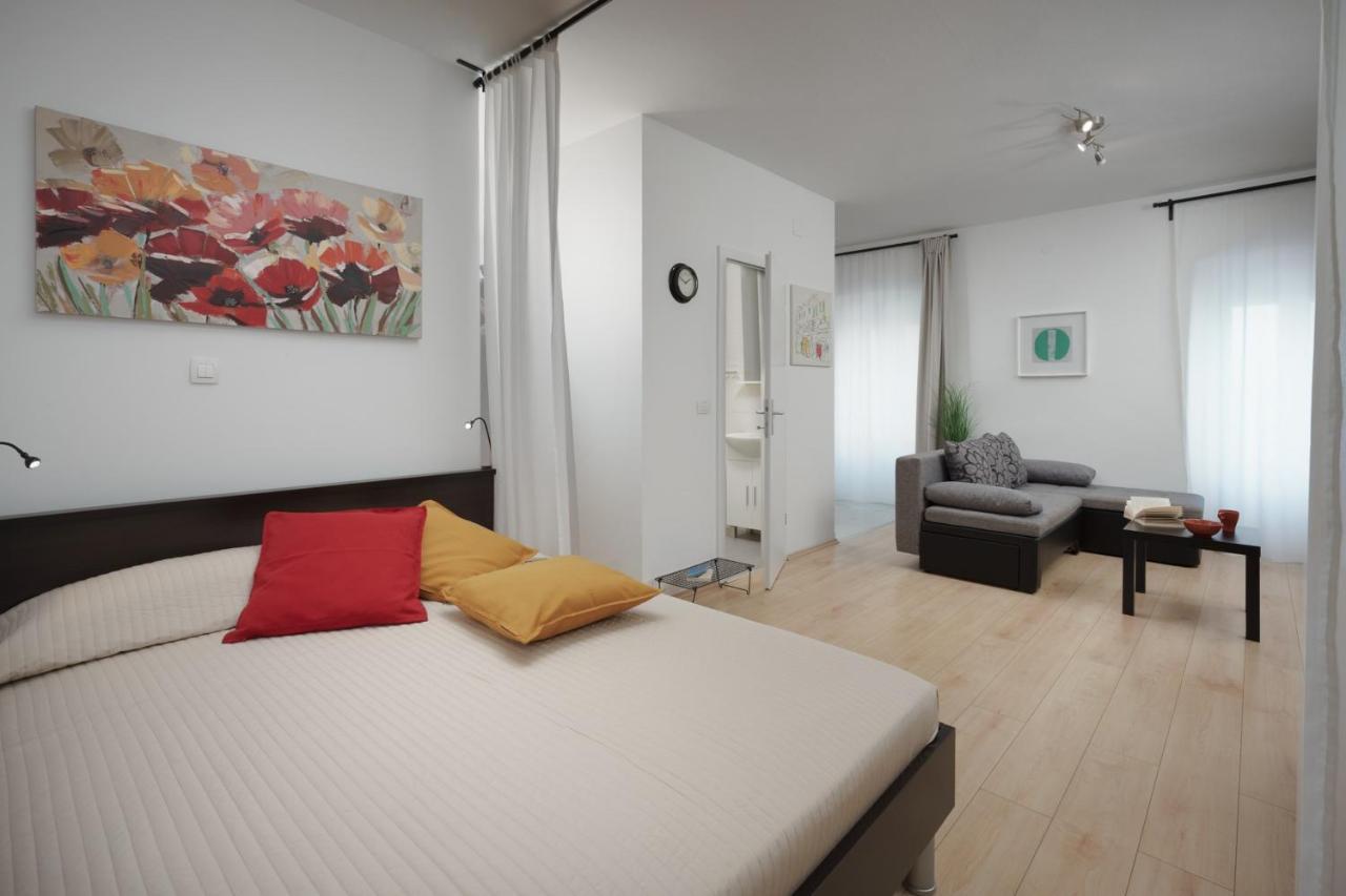 Apartments Antons พูลา ภายนอก รูปภาพ