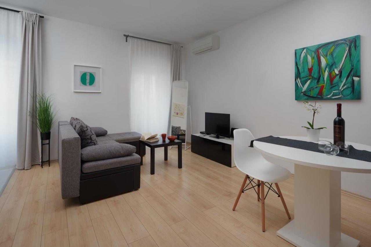 Apartments Antons พูลา ภายนอก รูปภาพ