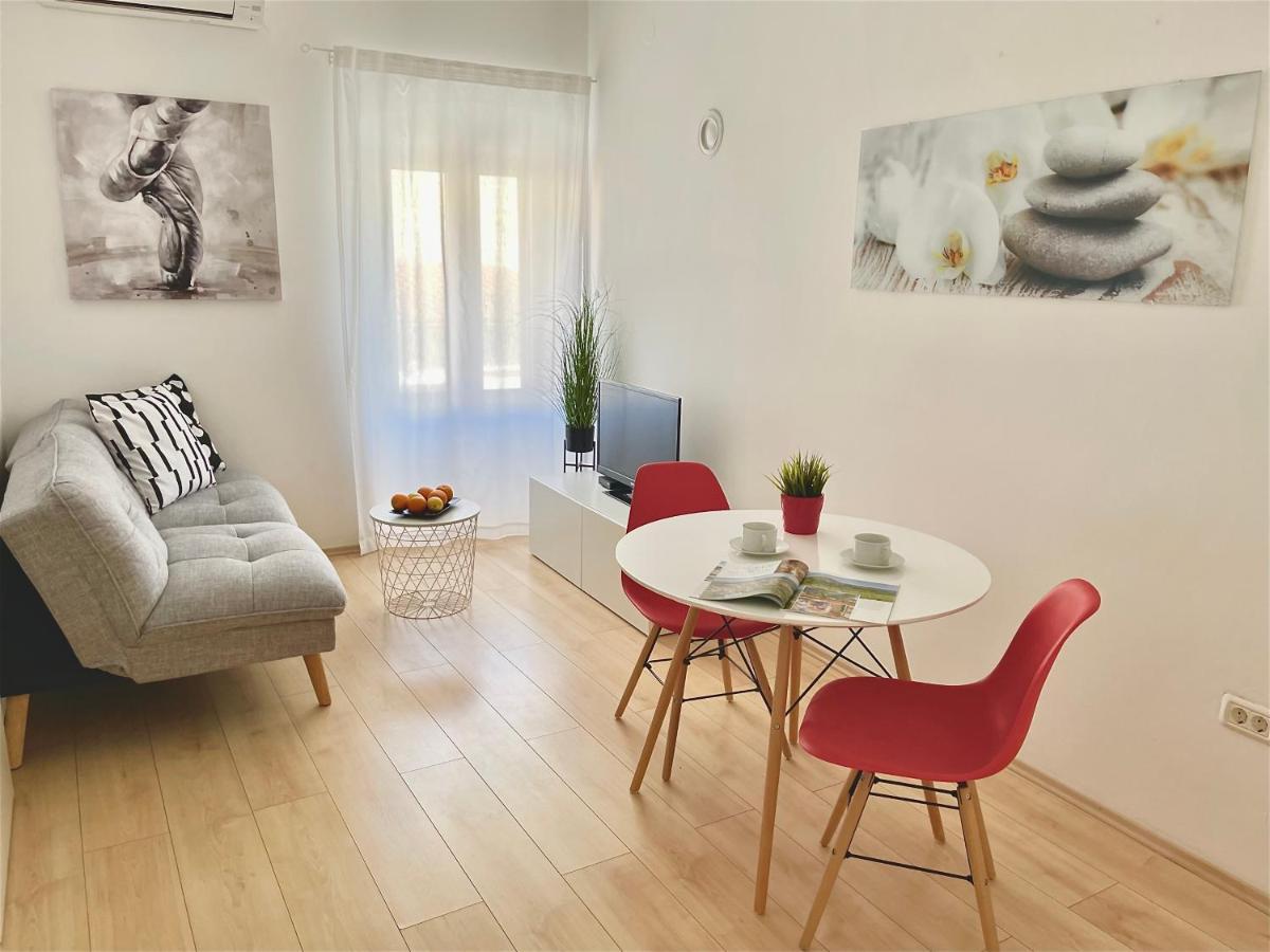 Apartments Antons พูลา ภายนอก รูปภาพ