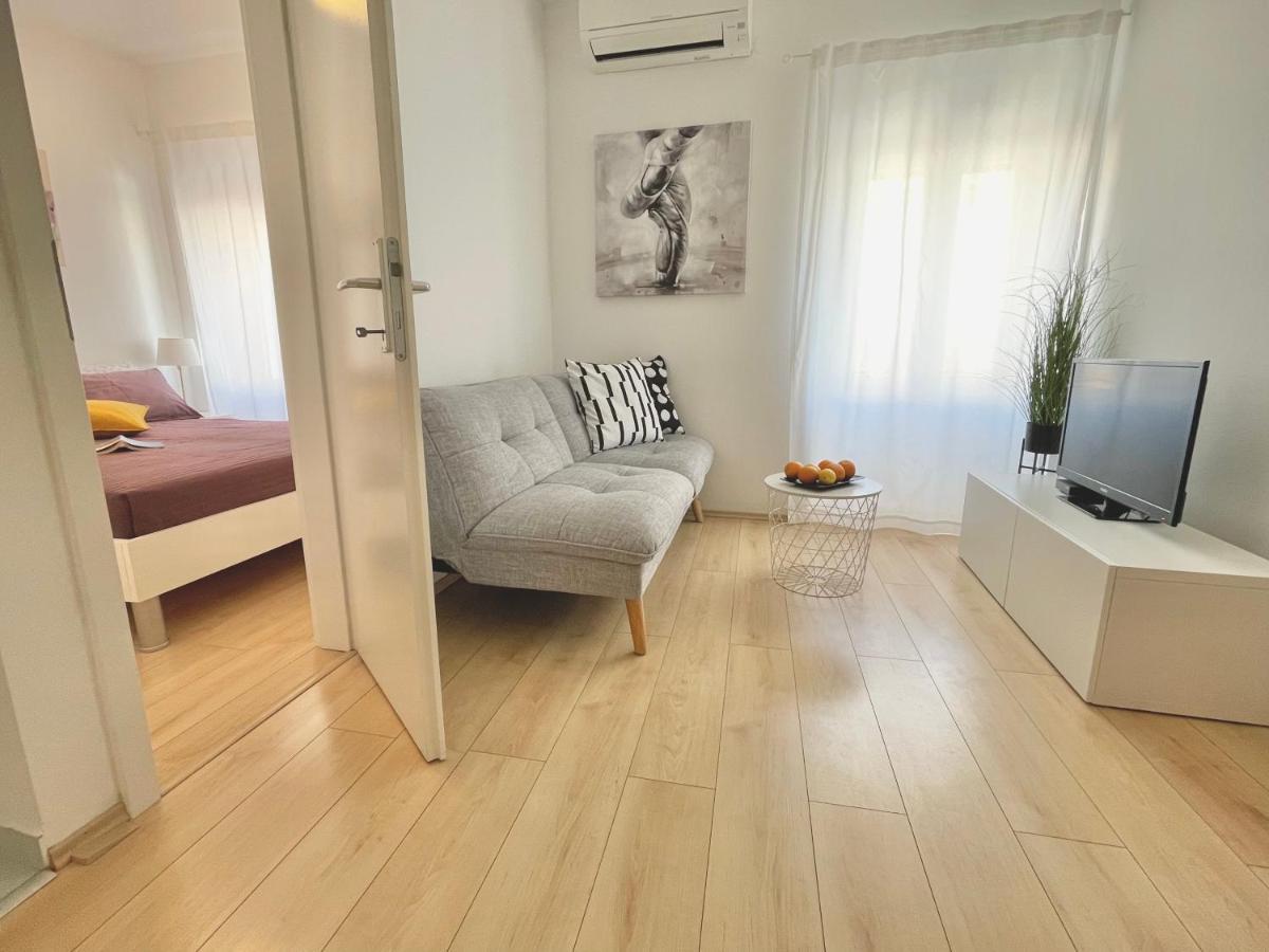 Apartments Antons พูลา ภายนอก รูปภาพ