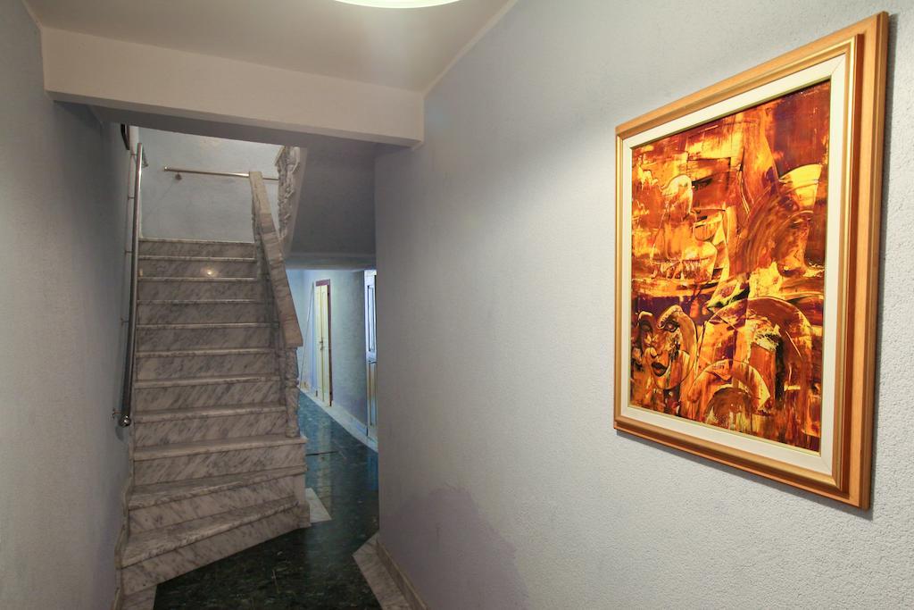 Apartments Antons พูลา ภายนอก รูปภาพ