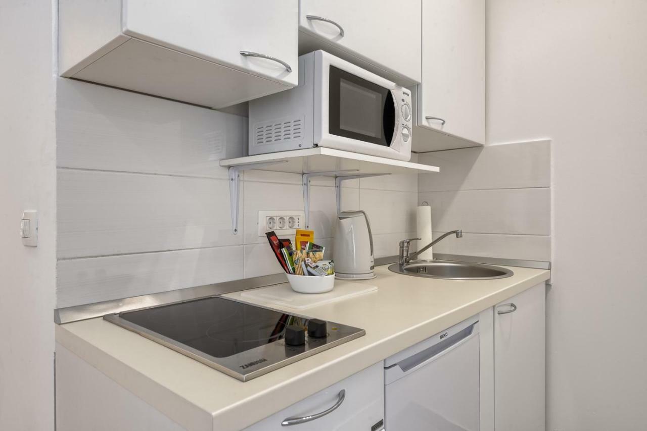Apartments Antons พูลา ภายนอก รูปภาพ
