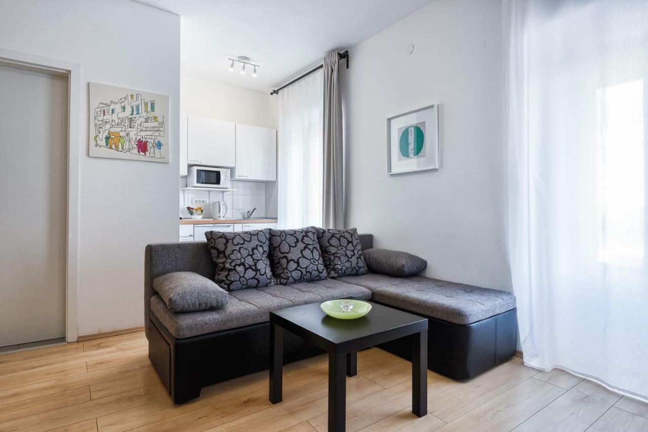 Apartments Antons พูลา ภายนอก รูปภาพ